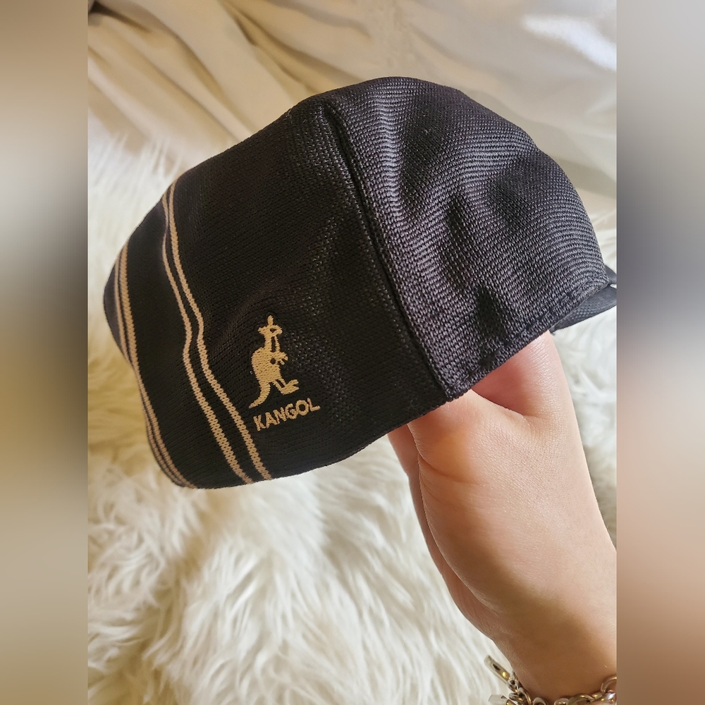 BLK Flat KANGOL Hat